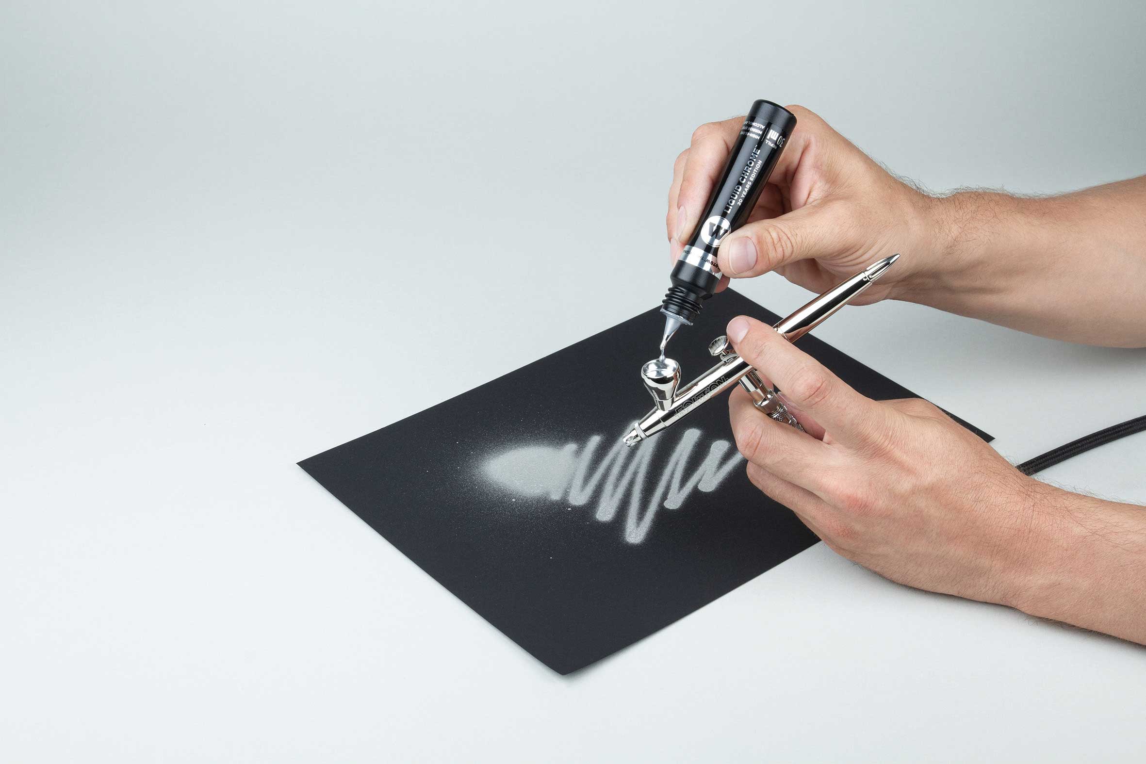 MOLOTOW-Liquid-Chrome-Marker-Spiegeleffekt-Künstlerbedarf-yanik-shop.de